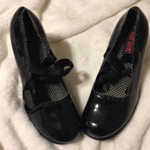Black patent goth vintage style pumps